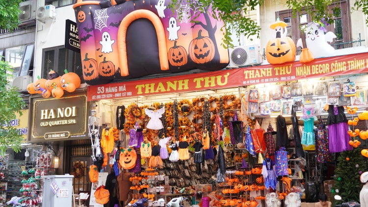 Hà Nội rực rỡ sắc màu trước dịp Halloween