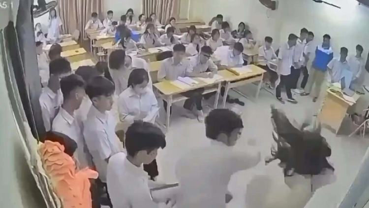 Sở GD-ĐT Hà Nội thông tin vụ nam sinh THPT Mạc Đĩnh Chi hành hung giáo viên