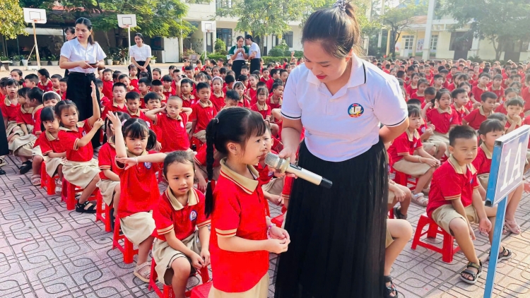 Thái Nguyên tăng cường giám sát bữa ăn bán trú