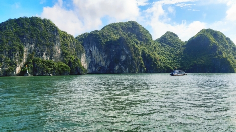 Bản giao hưởng đảo xanh - Đòn bẩy giúp du lịch Cát Bà tăng tốc