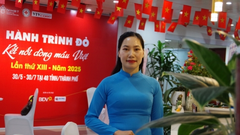 cô giáo Nguyễn Thị Là hiến máu cứu người