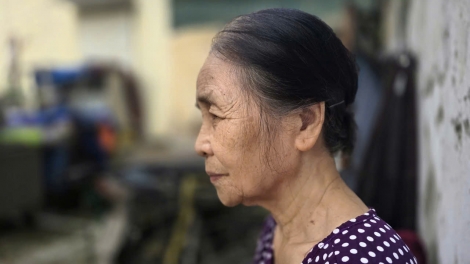 Người già hay tủi vì con