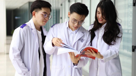 Bộ Giáo dục và Đào tạo công bố điểm sàn khối ngành sức khỏe, giáo viên
