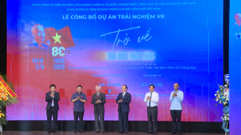 Xúc động, tự hào trở về thời khắc thiêng liêng