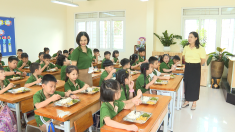Hỗ trợ ăn bán trú cho học sinh tiểu học