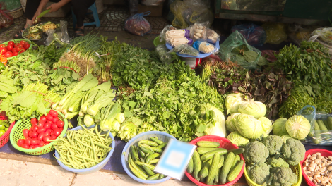 Hà Nội ổn định thị trường thực phẩm sau mưa bão