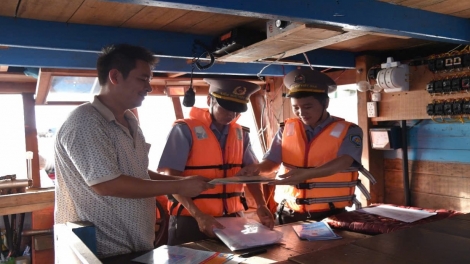 Tuyên truyền tới người dân nói không với khai thác hủy diệt