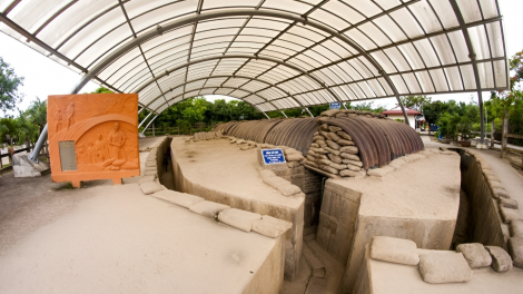 Hầm Đờ Cát – Điểm hẹn lịch sử giữa mùa hoa ban