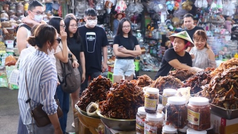 Cục An toàn thực phẩm: Siết chặt quản lý bếp ăn tập thể và thức ăn đường phố