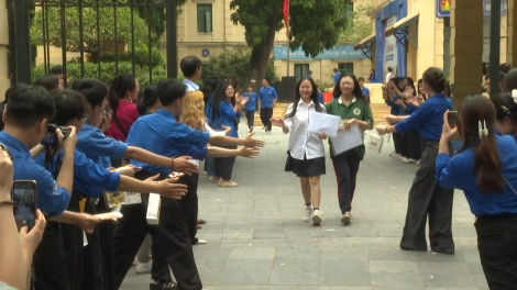 Kỳ thi tốt nghiệp THPT 2026: Những nụ cười sau môn thi đầu tiên