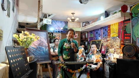 Bà Bùi Bạch Liên mang tiếng đàn kết nối những trái tim tử tế