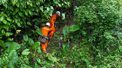 Canh giữ dòng điện giữa đại ngàn phía Tây Nghệ An