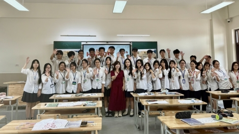 Trường THPT Việt Đức đưa tiếng Anh vào tiết học Giáo dục địa phương
