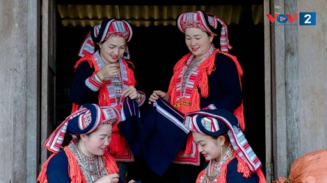 Sắc màu thổ cẩm Dao Đỏ ở Hoàng Su Phì