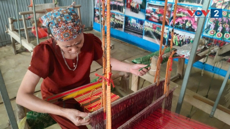 Người già giữ hồn di sản