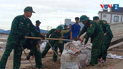 Bộ đội giúp dân - Điểm tựa vững chắc trong mưa bão