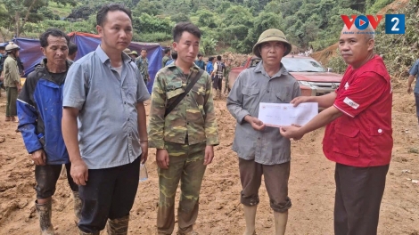 Cứu trợ khẩn cấp người dân vùng lũ tại Điện Biên và Sơn La