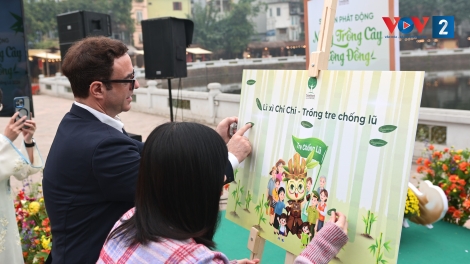 Tre chống lũ ở Tây Nghệ An