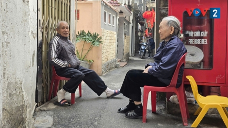 Thương cha mẹ già nhưng lại dễ cáu gắt khi nói chuyện