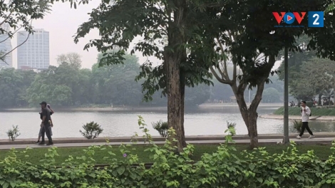 Những mảng xanh công viên làm mát lòng người dân Hà Nội 