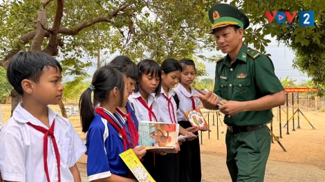 Tổ chức “Tiết học biên cương” cho học sinh vùng biên giới