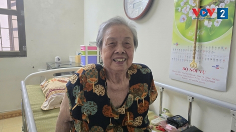 thói quen tích trữ đồ của của người già