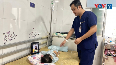 Siêu vi phẫu – "Nối lại" tương lai cho những ngón tay bé nhỏ