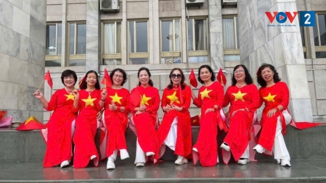 tuổi già cũng cần hội bạn của riêng mình