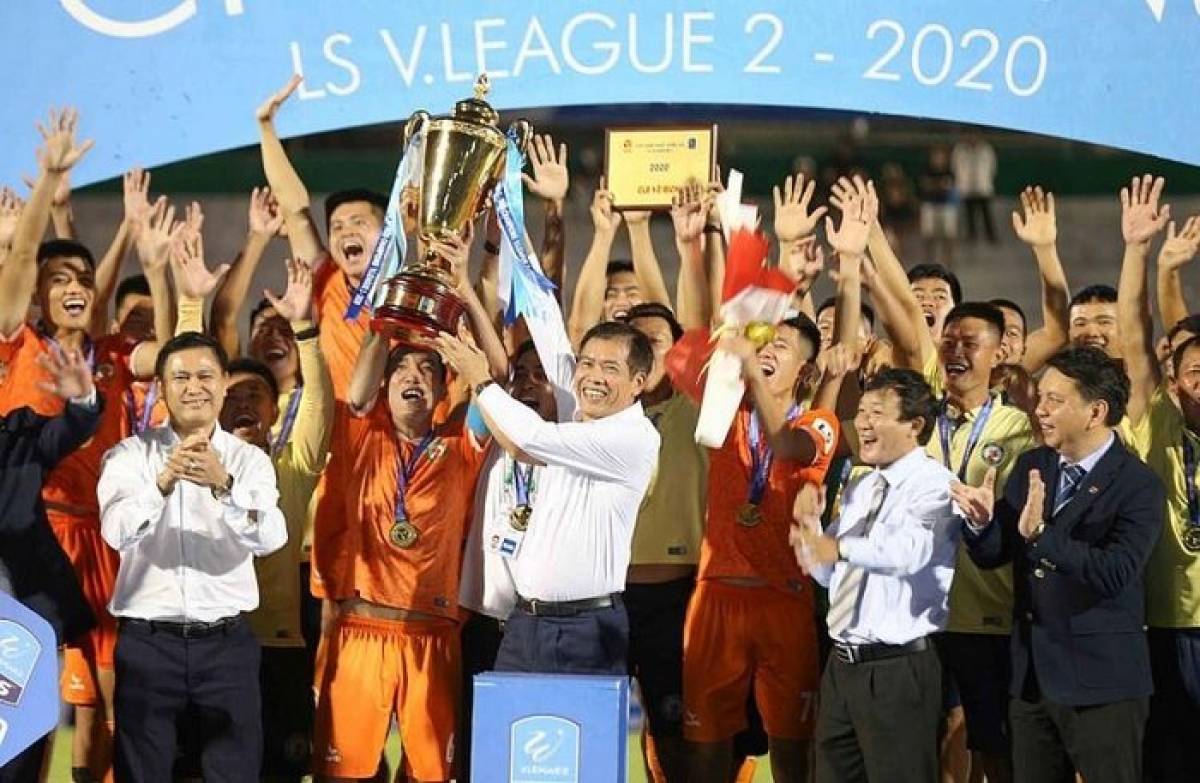 CLB Bình Định đăng quang giải hạng Nhất 2020