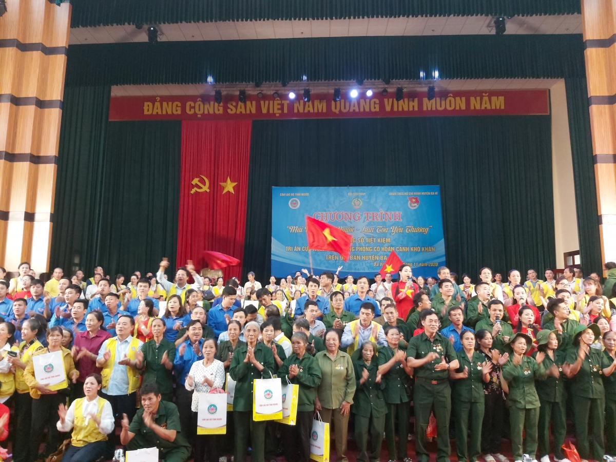 99 cựu thanh niên xung phong được nhận sổ tiết kiệm 10 triệu đồng