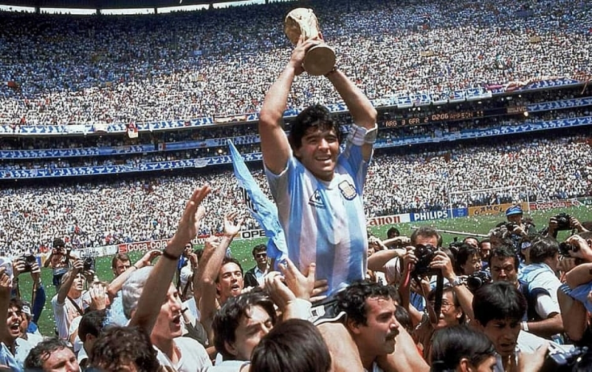 Maradona dẫn dắt đội tuyển Argentina đến ngôi vô địch World Cup 1986
