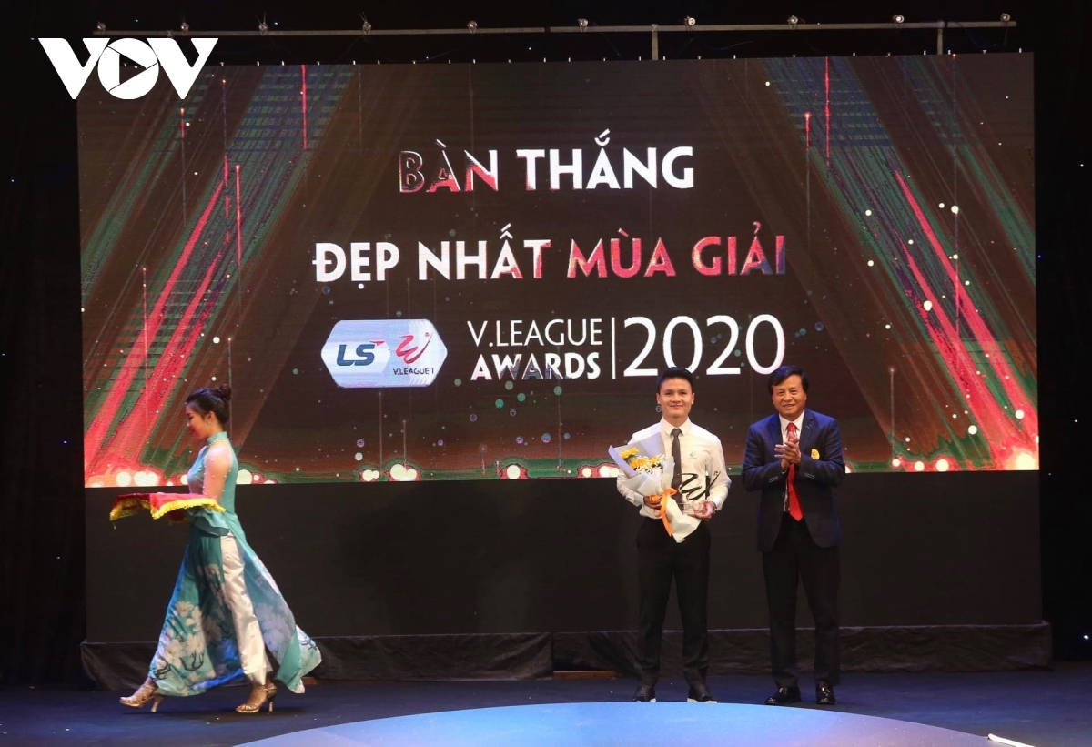 Quang Hải giành danh hiệu Bàn thắng đẹp nhất V.League 2020