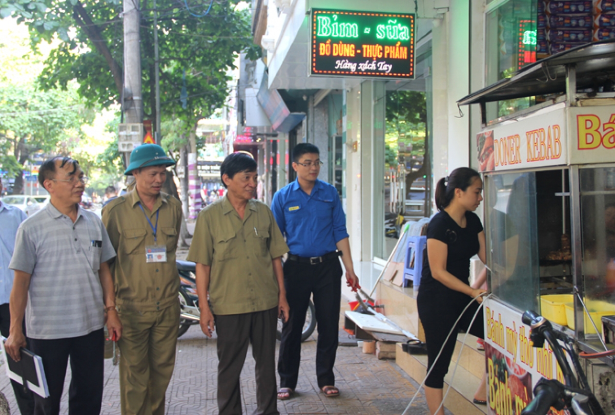 CCB thành phố Vĩnh Yên, tỉnh Vĩnh Phúc tuyên truyền,
vận động người dân tham gia phòng chống ma túy