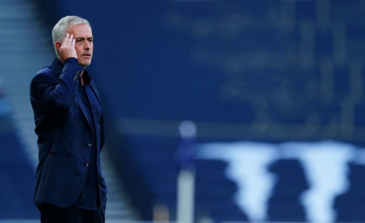 HLV Jose Mourinho cho rằng lịch thi đấu quá dày khiến các cầu thủ không kịp phục hồi thể lực.