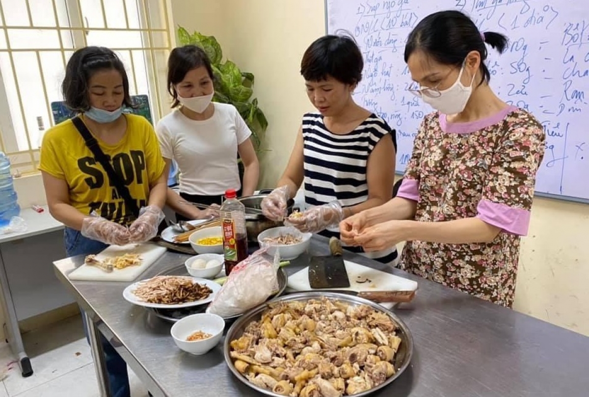 Một buổi học nghề của các học viên tại Trung tâm dịch vụ việc làm Hà Nội