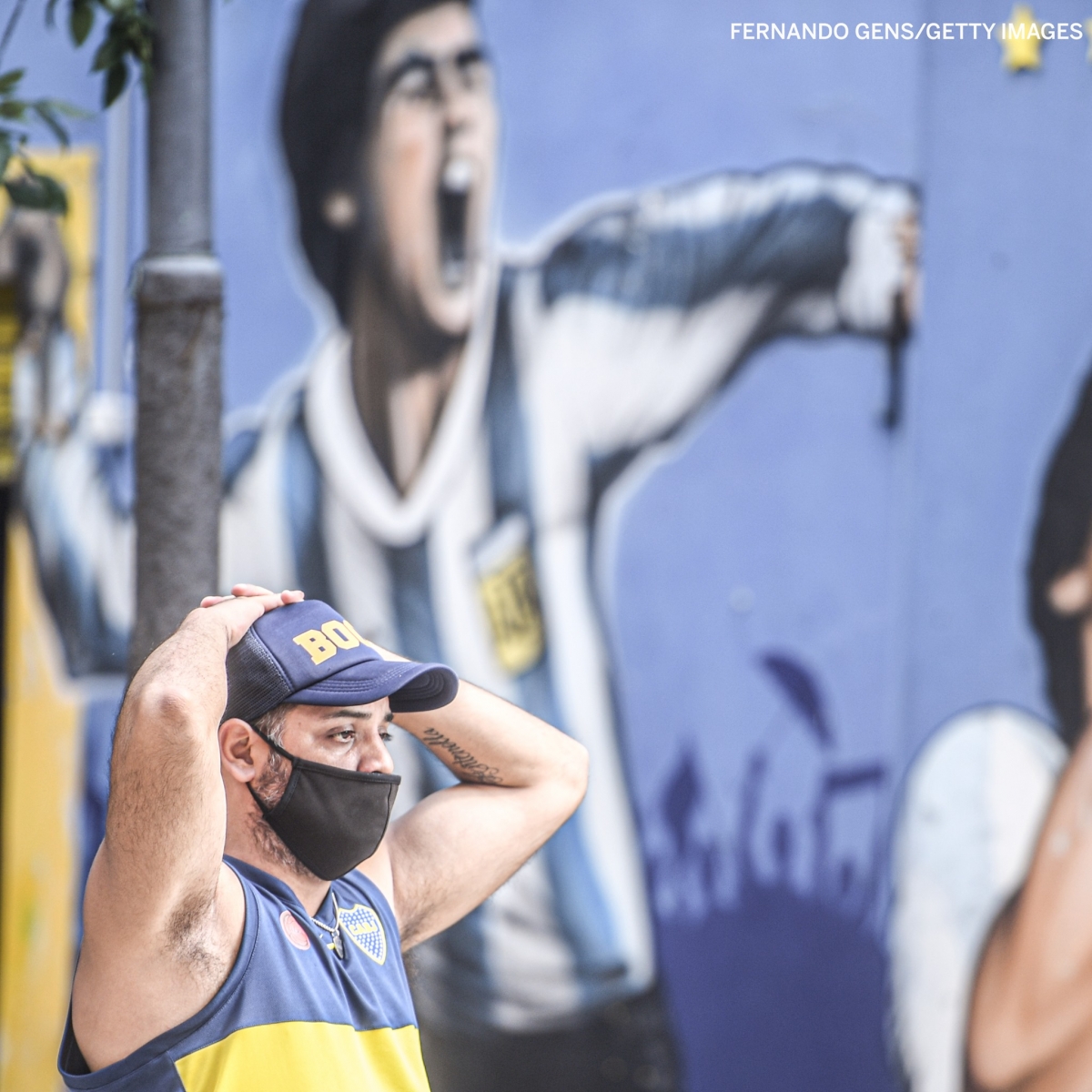 CĐV của CLB Boca Junior bàng hoàng trước sự ra đi của Maradona (Ảnh: Getty Images)