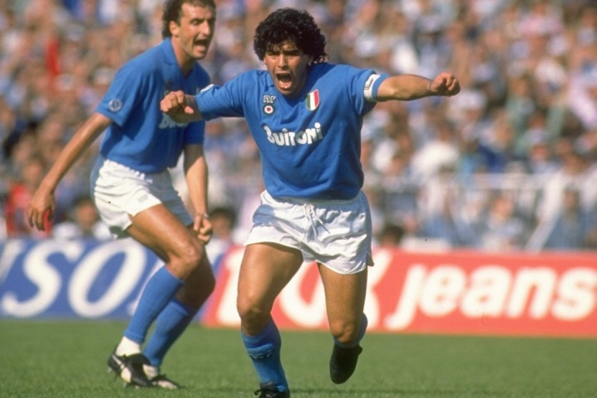 Maradona trong màu áo CLB Napoli