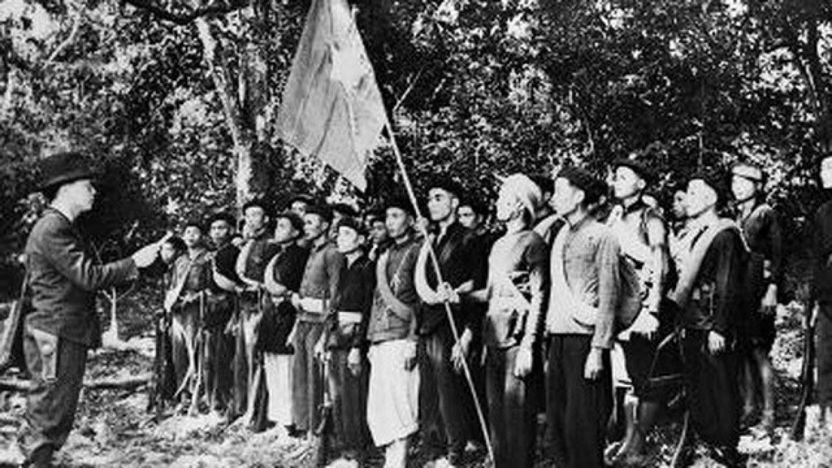 Đội Việt Nam tuyên truyền giải phóng quân - tiền thân của Quân đội nhân dân  trong ngày đầu thành lập