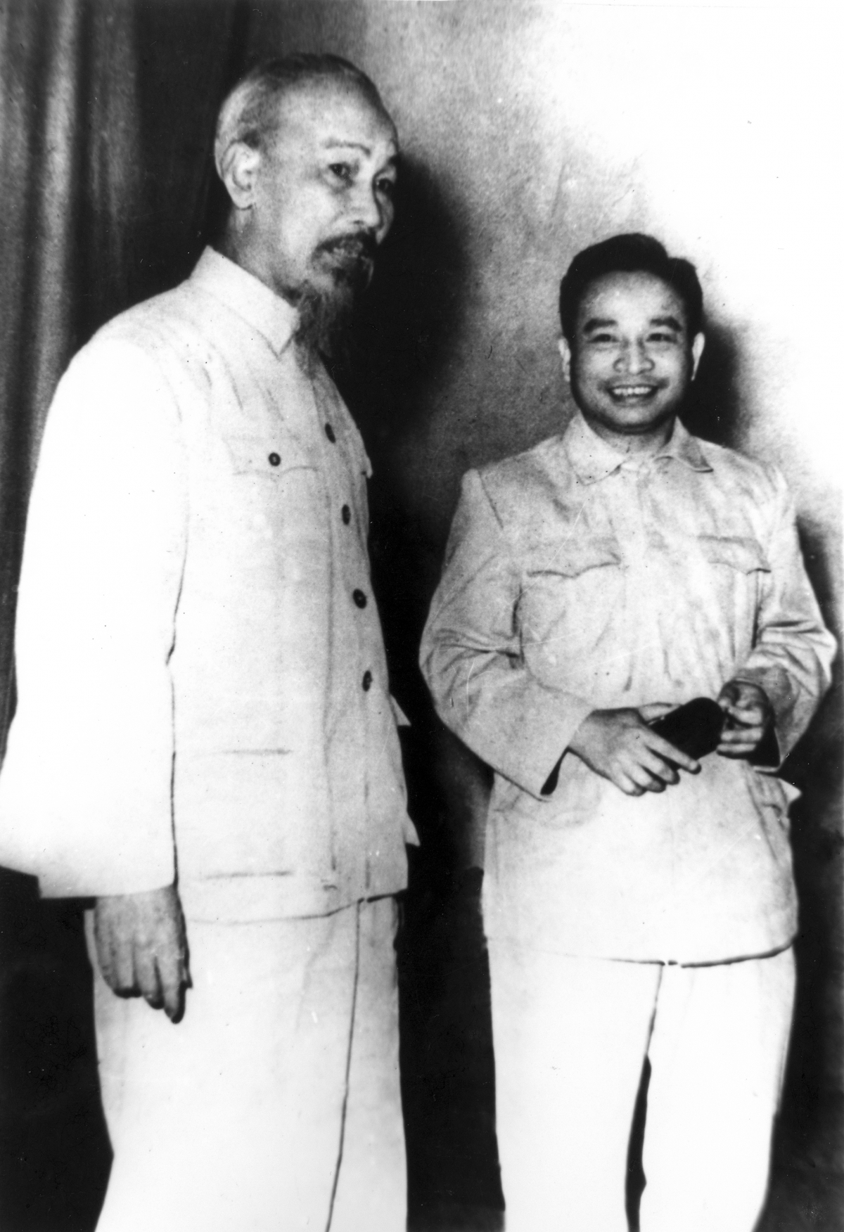 Chủ tịch Hồ Chí Minh và Bộ trưởng Trần Quốc Hoàn tại Hội nghị Công an toàn quốc lần thứ 14, tháng 1/1960