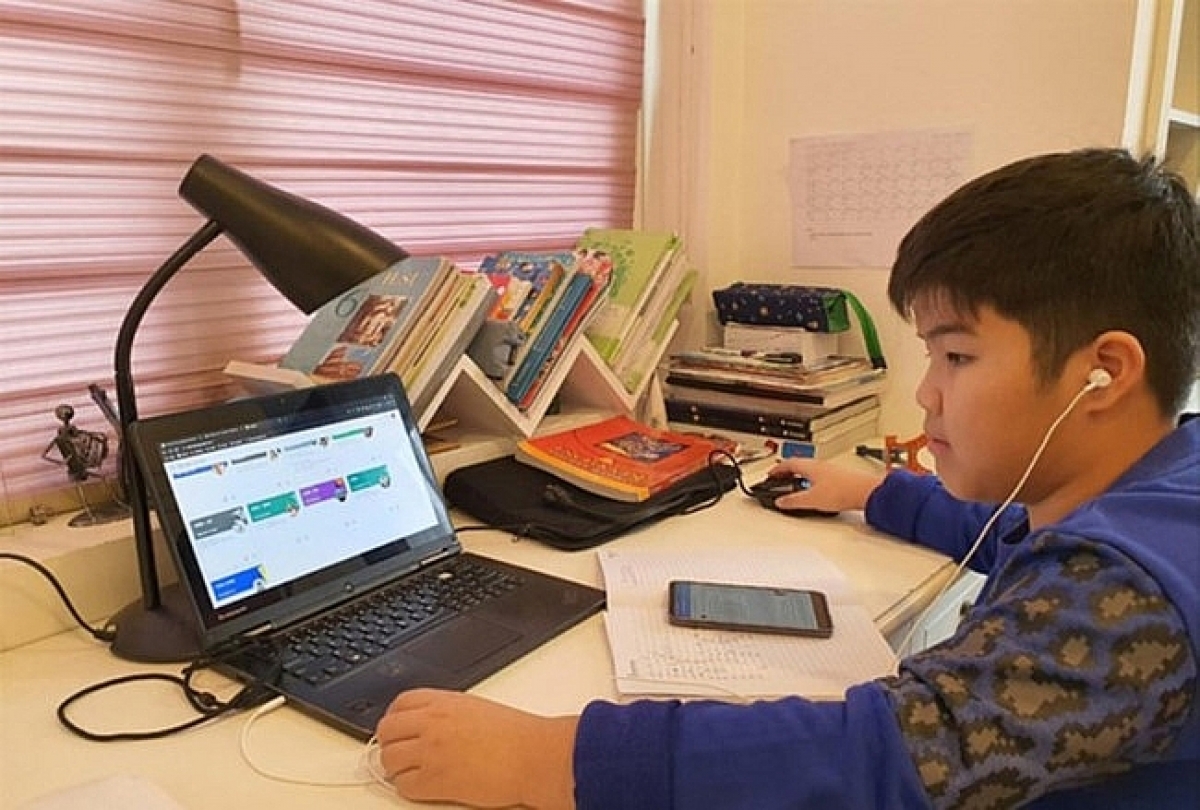 Ông Phạm Xuân Tiến, Phó Giám đốc Sở GD&amp;ĐT TP. Hà Nội cho biết, thời gian học sinh nghỉ học phòng chống dịch, các trường sẽ triển khai học online như giai đoạn nghỉ dịch trước đây.