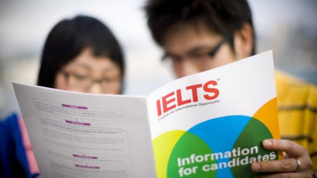 Mùa tuyển sinh đại học năm 2021, nhiều trường đại học dành chỉ tiêu đáng kể ưu tiên xét tuyển thí sinh có chứng chỉ tiếng Anh TOEFL, IELTS.