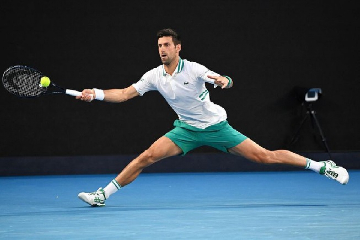 Djokovic thể hiện đẳng cấp khi giành chiến thắng ở set 1. Ảnh: EPA-EFE.
