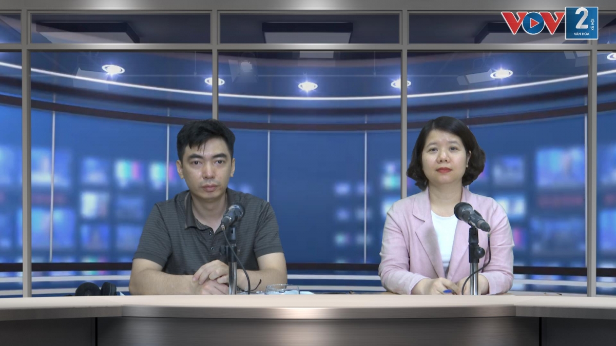 TS.BS Nguyễn Hoàng Long tư vấn trực tiếp tại phòng thu VOV2