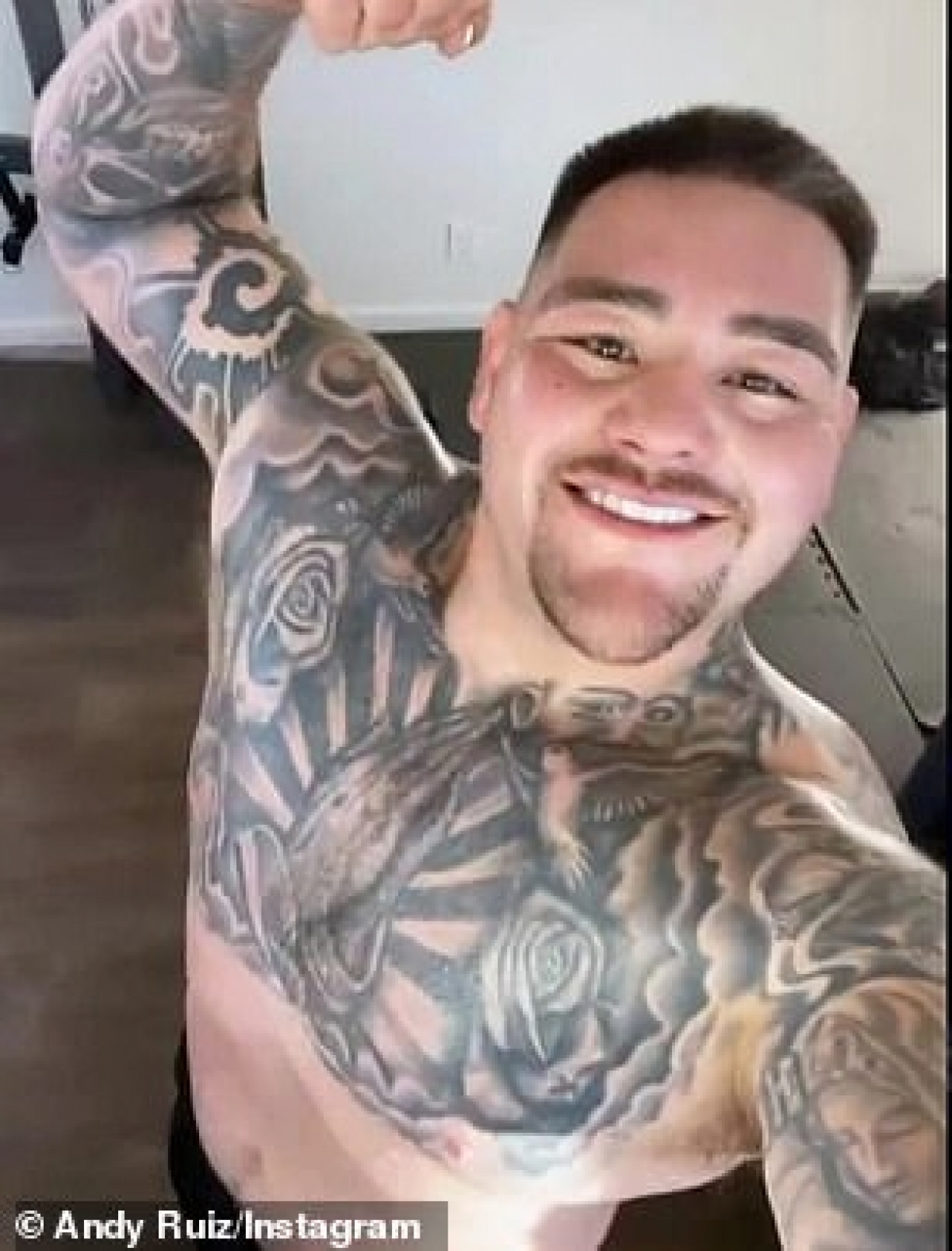 Andy Ruiz Jnr gây sửng sốt cho NHM với thân hình gọn gàng và cơ bắp hơn rất nhiều so với trước đó