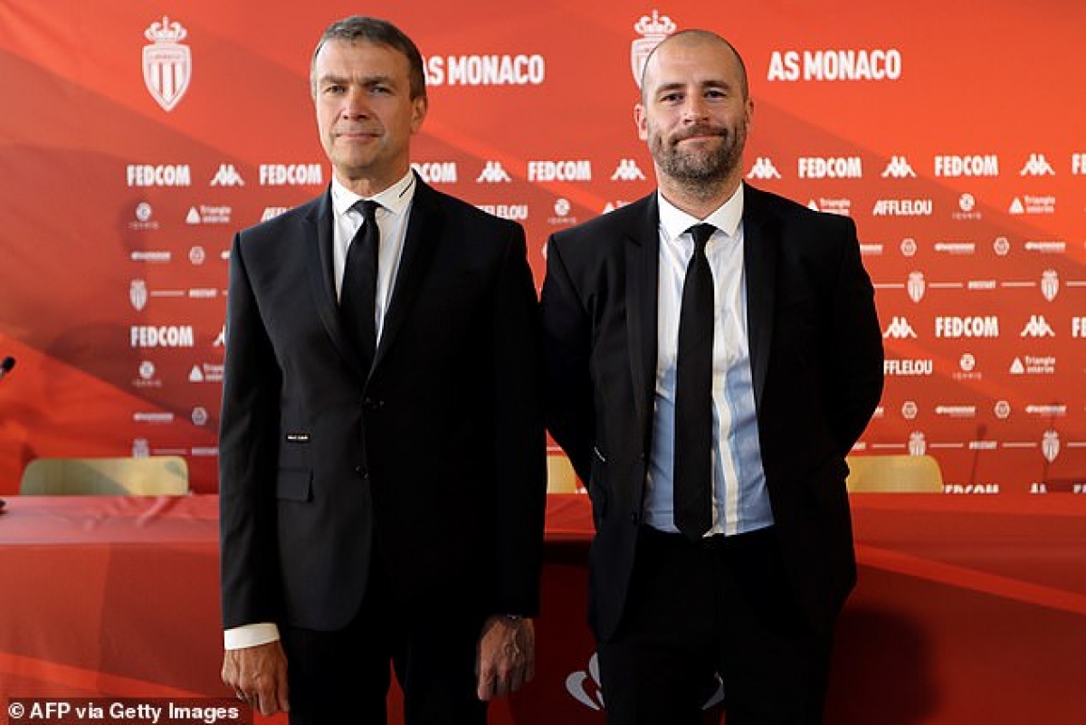 Giám đốc thể thao của Monaco Paul Mitchell (phải) đã được liên hệ với vị trí GĐBĐ tại United