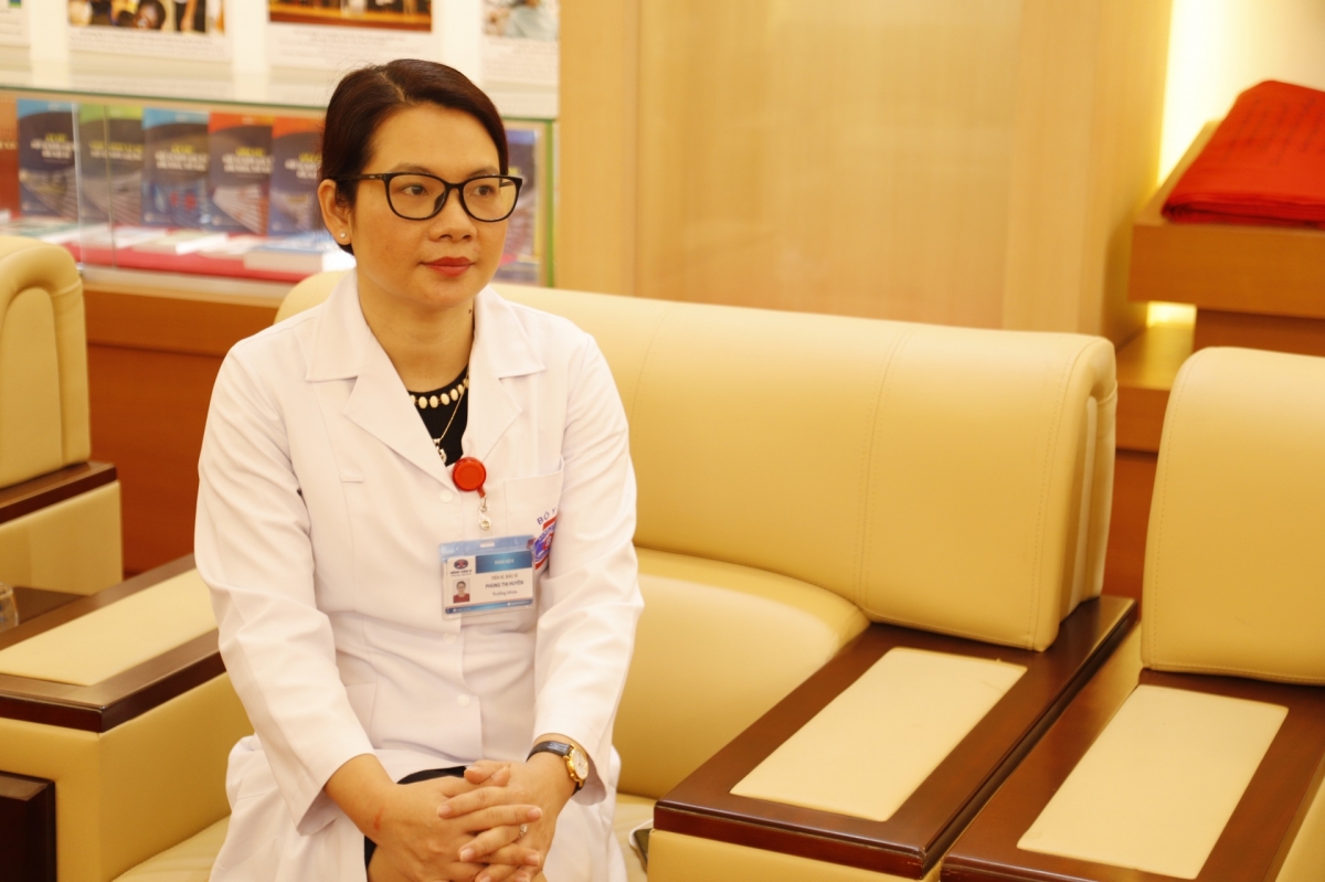 BS Phùng Thị Huyền – Trưởng khoa nội 6 – Bệnh viện K