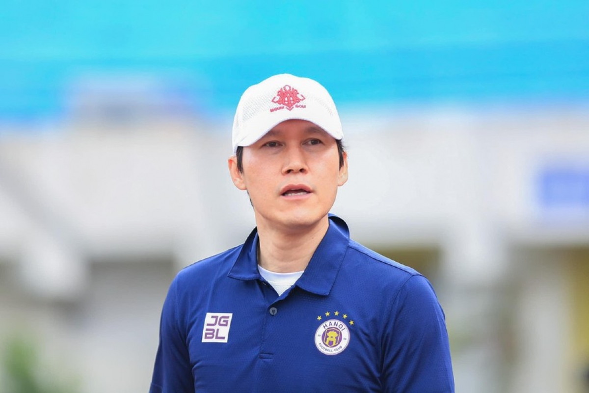 Ngày ra mắt không thành công của tân HLV Park Choong-kyun (ảnh Internet)