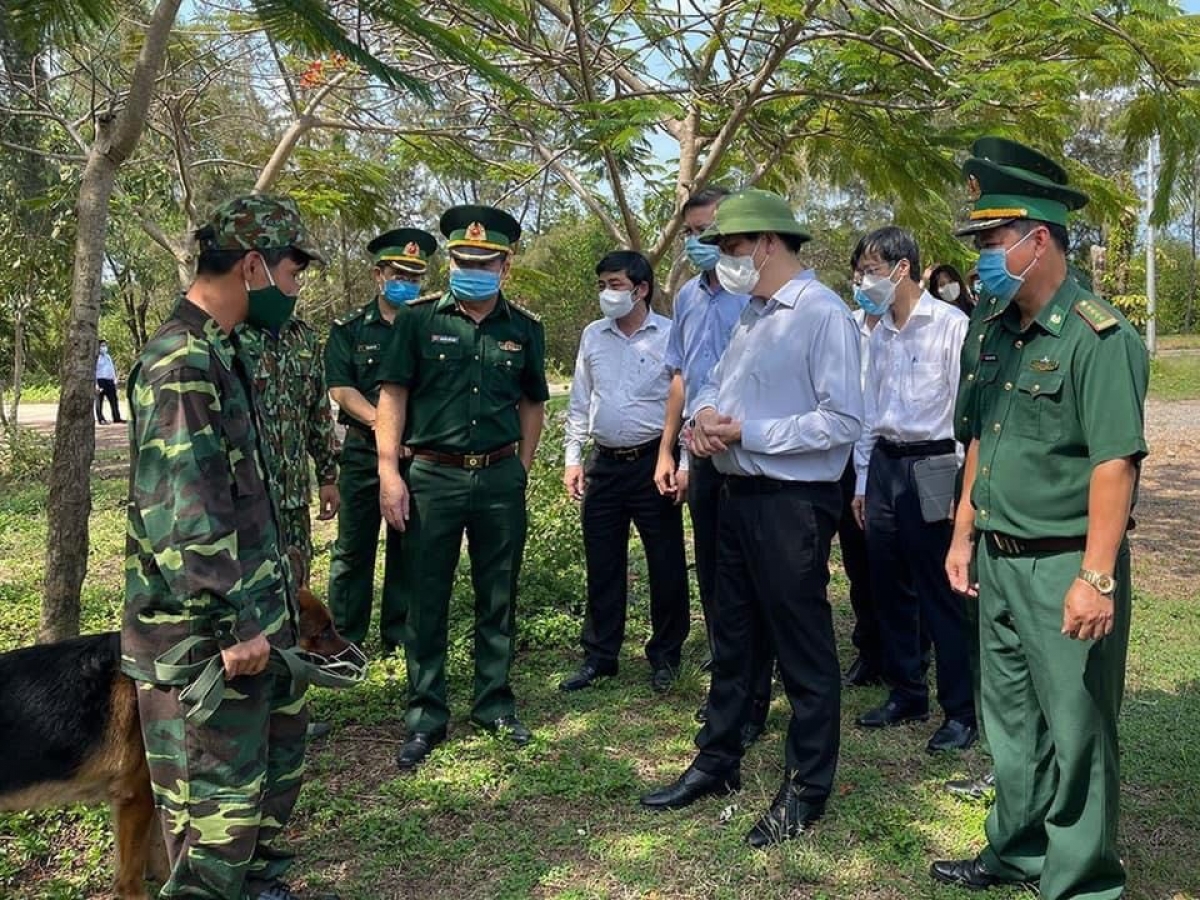 Bộ trưởng Nguyễn Thanh Long đi kiểm tra công tác phòng, chống COVID-19 tại Kiên Giang