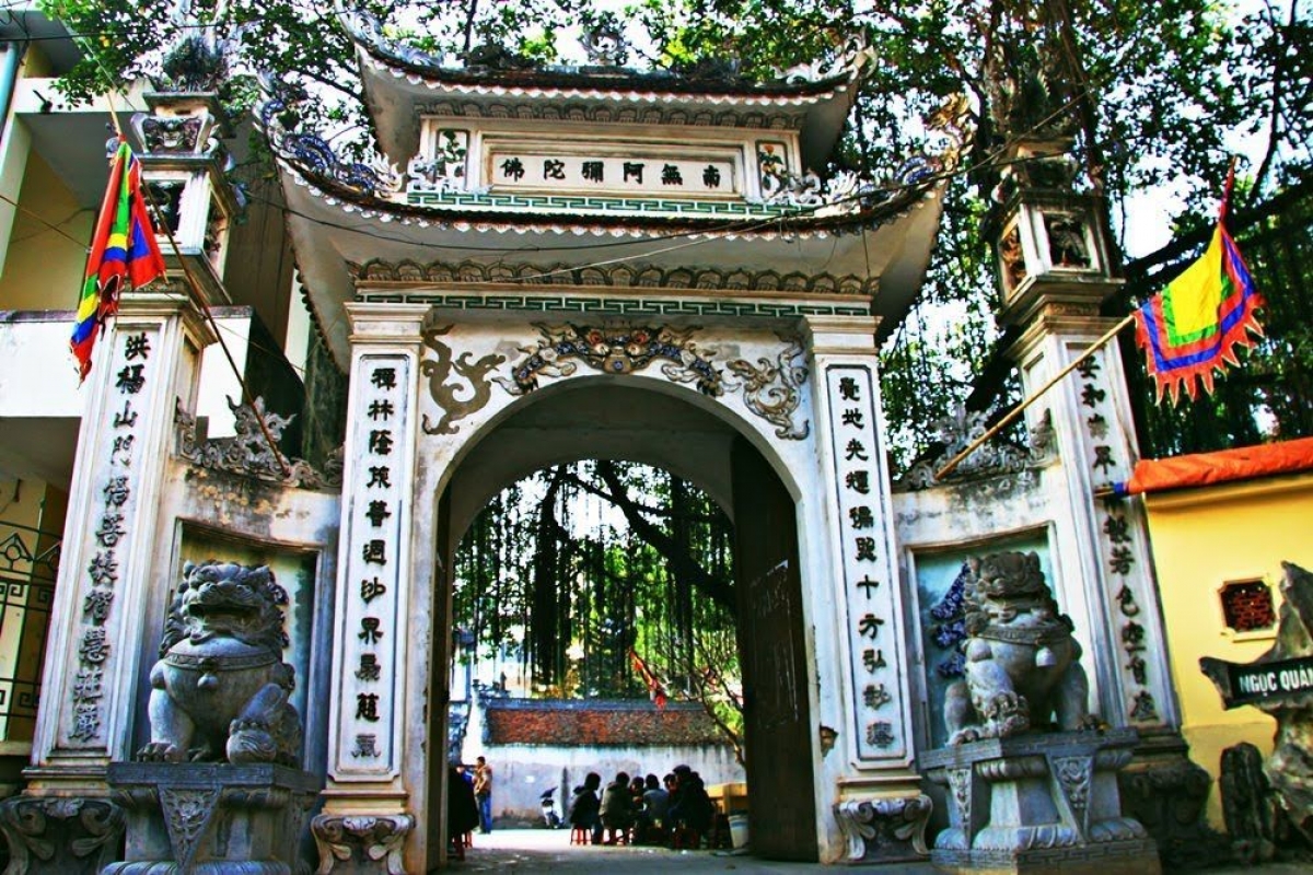 Cổng chùa Cót 