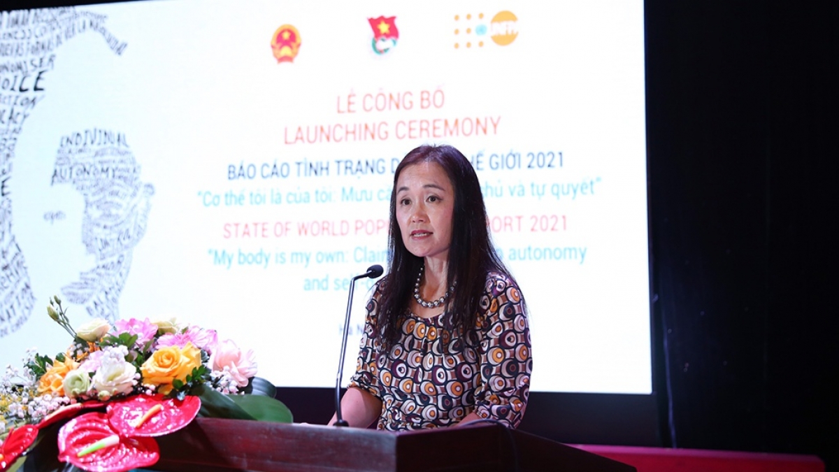 Bà Naomi Kitahara - Trưởng đại diện UNFPA tại Việt Nam phát biểu tại buổi lễ